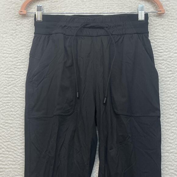 Lululemon Pants Womens 4 Black Beyond The Studio Crop High Rise Athletic Jogger - Picture 4 of 12